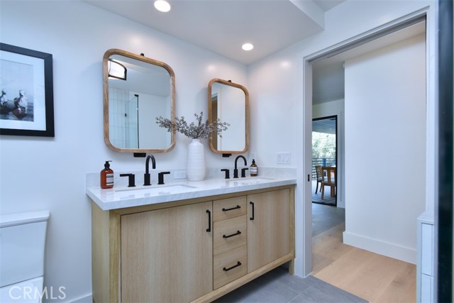 Detail Gallery Image 51 of 68 For 13327 Cheltenham Dr, Sherman Oaks,  CA 91423 - 4 Beds | 5/1 Baths