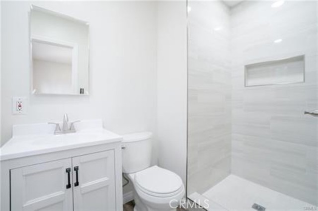 Detail Gallery Image 16 of 32 For 17023 Burton, Van Nuys,  CA 91406 - 4 Beds | 2 Baths