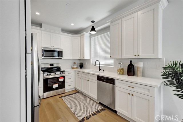 Detail Gallery Image 13 of 36 For 617 E Walnut Ave, Monrovia,  CA 91016 - 3 Beds | 3 Baths