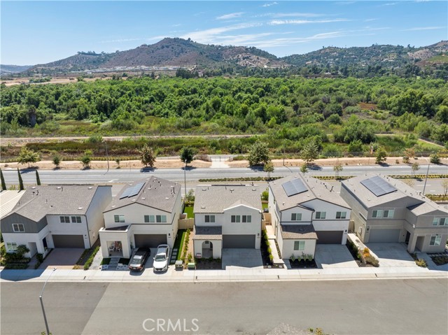 35060 Hacienda, Fallbrook CA: https://media.crmls.org/medias/631879c1-a3bf-477f-8936-94eda8f50fdb.jpg