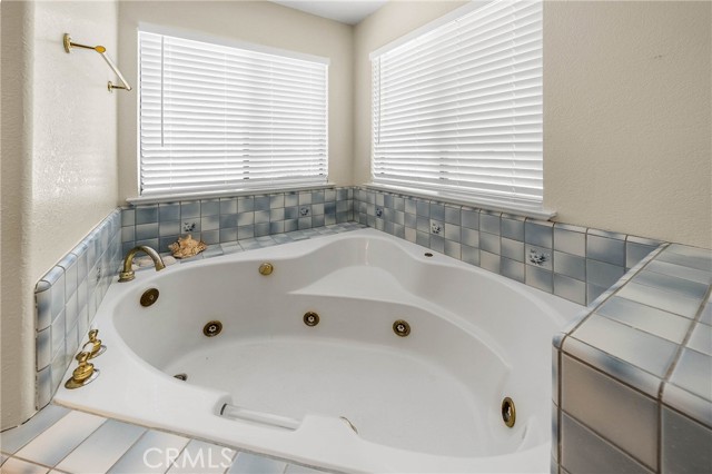 8700 Red Hills Road, Kelseyville CA: https://media.crmls.org/medias/63190864-03c2-43a2-a332-17b8067b7f28.jpg