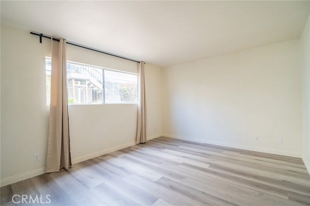 Detail Gallery Image 3 of 11 For 615 Utica, Huntington Beach,  CA 92648 - 1 Beds | 1 Baths