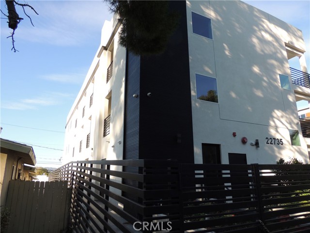 Detail Gallery Image 3 of 14 For 22735 Del Valle St #5,  Woodland Hills,  CA 91364 - 2 Beds | 1 Baths