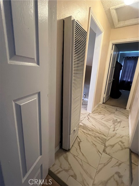 2085 Fashion Avenue, Long Beach CA: https://media.crmls.org/medias/631c1f17-af06-4b4f-8553-9c848c94afa6.jpg