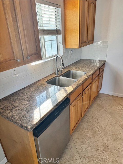 Detail Gallery Image 3 of 16 For 1221 S Meyler, San Pedro,  CA 90731 - 2 Beds | 2 Baths