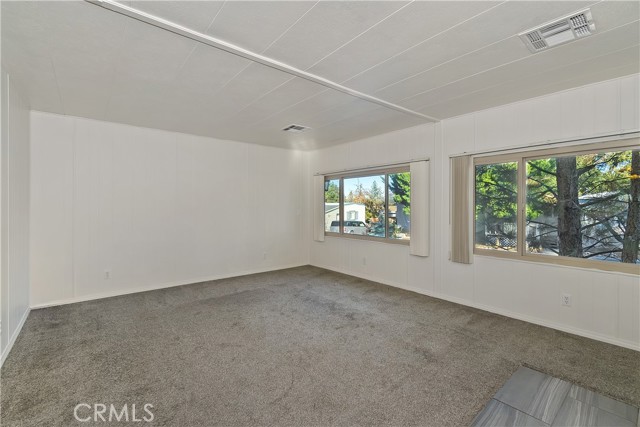 391 Montclair Dr #41, Big Bear City CA: https://media.crmls.org/medias/631ce2f8-5fe5-4b58-94b0-1a8c62f14616.jpg
