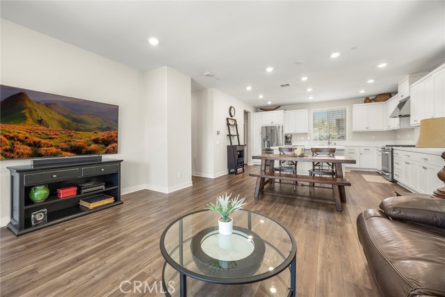 Detail Gallery Image 8 of 27 For 204 Keeper, Irvine,  CA 92618 - 4 Beds | 3/1 Baths