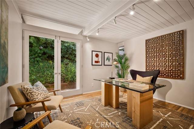 Detail Gallery Image 17 of 51 For 4750 Poe Ave, Woodland Hills,  CA 91364 - 4 Beds | 4 Baths