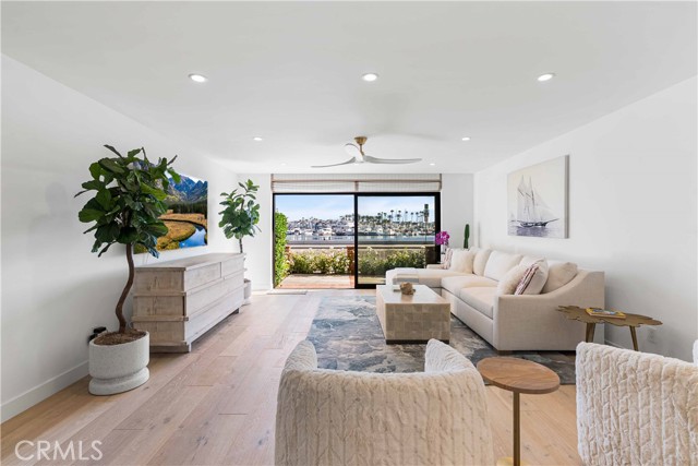 Detail Gallery Image 14 of 37 For 1817 W Bay Ave a,  Newport Beach,  CA 92663 - 2 Beds | 2/1 Baths