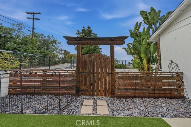 Detail Gallery Image 6 of 48 For 1864 Winterwarm, Fallbrook,  CA 92028 - 3 Beds | 2/1 Baths