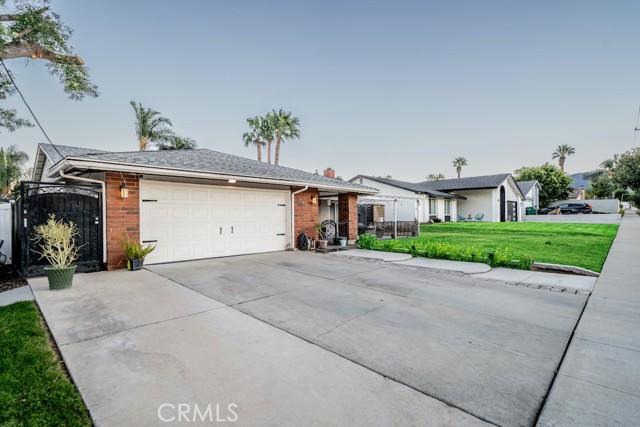 Detail Gallery Image 3 of 56 For 1741 S Buena Vista Ave, Corona,  CA 92882 - 4 Beds | 2 Baths