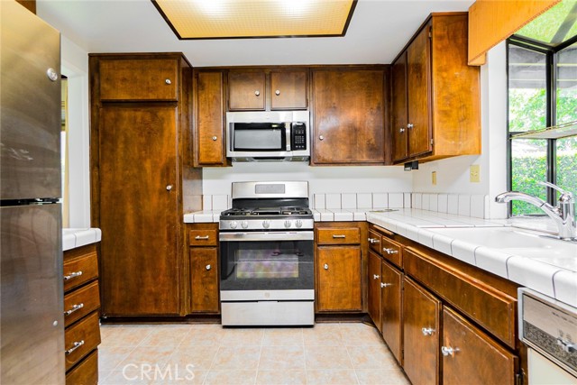751 Santa Fe Court, San Dimas CA: https://media.crmls.org/medias/631e05eb-fc9a-4536-bd97-2f0c3c146996.jpg