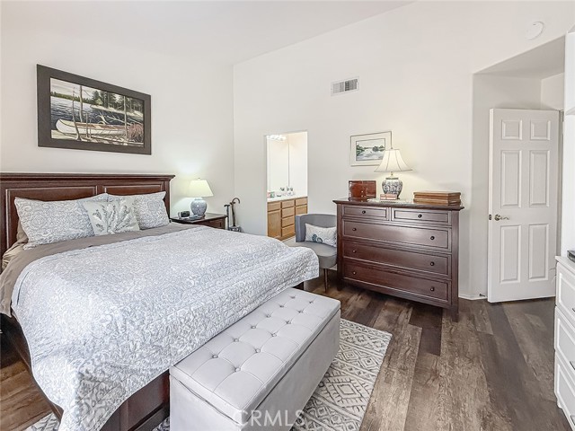 2037 Freesia Avenue, Simi Valley CA: https://media.crmls.org/medias/631e2621-8b41-4625-a977-77ae3bf578de.jpg