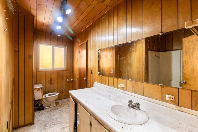 Detail Gallery Image 14 of 19 For 427 Holmes, Sugarloaf,  CA 92386 - 2 Beds | 2 Baths