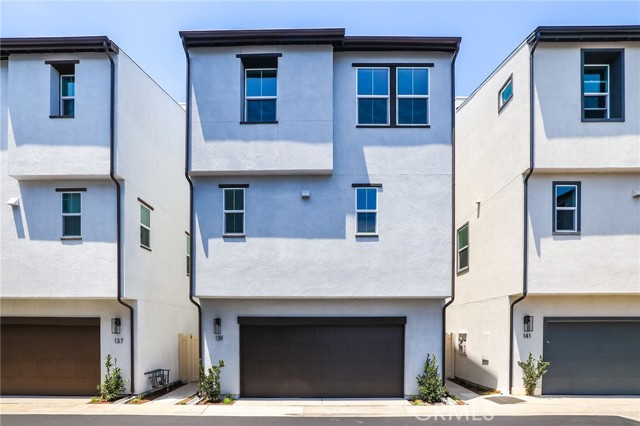 139 Jessup Way, Tustin CA: https://media.crmls.org/medias/631e6dfc-8519-4d63-bba7-d476646ca9a3.jpg