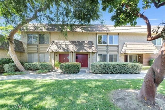 10358 Powderhorn River Court, Fountain Valley CA: https://media.crmls.org/medias/631ead98-8af4-4884-a1e7-1e543d9c3992.jpg