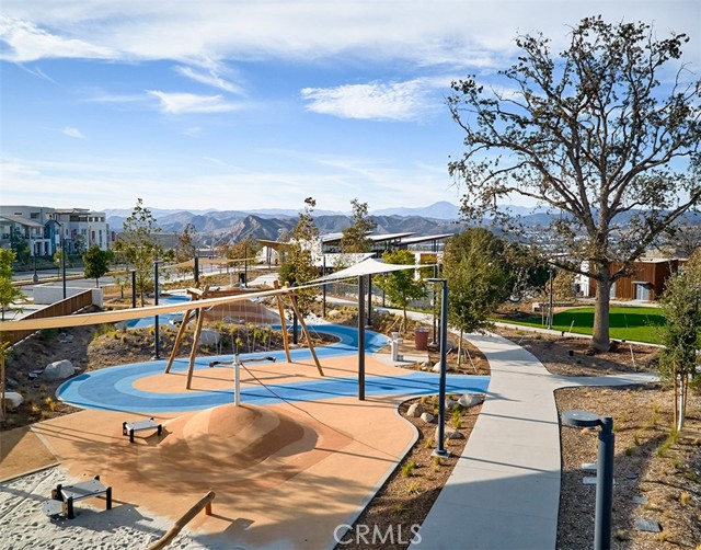 Detail Gallery Image 5 of 6 For 27310 Bear Paw Ln, Valencia,  CA 91381 - 4 Beds | 3/5 Baths