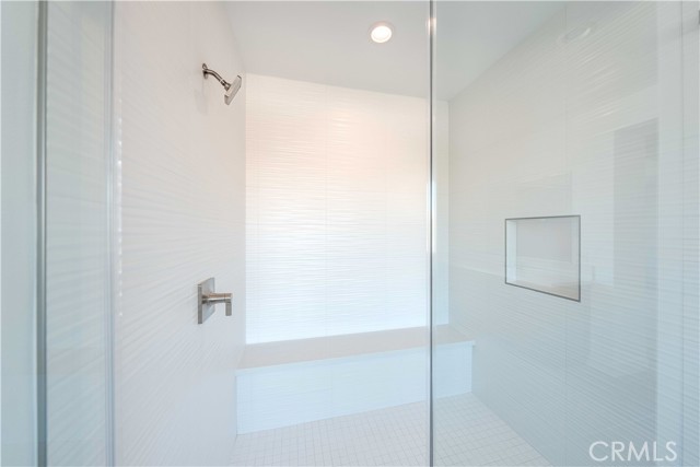 27554 Elderberry Dr, Valencia CA: https://media.crmls.org/medias/631ef0c7-88d0-4a21-ae42-e1460209e23c.jpg