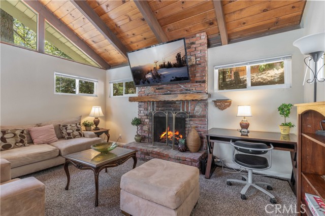 Detail Gallery Image 7 of 37 For 860 E Victoria Ct, Lake Arrowhead,  CA 92352 - 2 Beds | 1/1 Baths