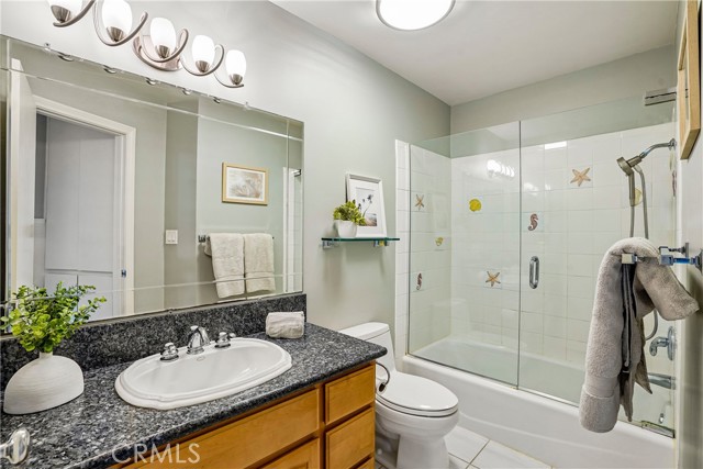 650 The Village, 212 photo 28