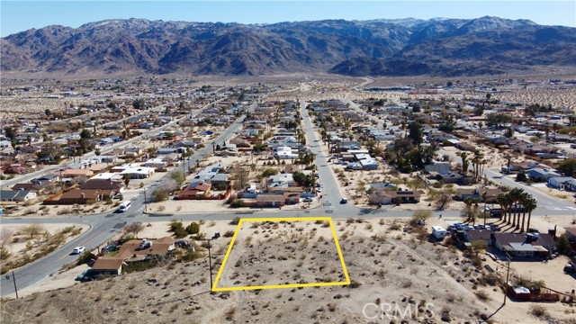 Detail Gallery Image 4 of 15 For 1 Sunny Slope Dr, Twentynine Palms,  CA 92277 - – Beds | – Baths