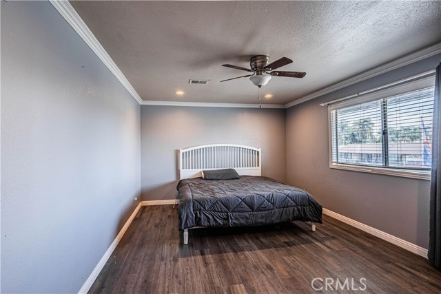 Detail Gallery Image 16 of 37 For 5853 Aurora Ave, Jurupa Valley,  CA 91752 - 6 Beds | 3/1 Baths