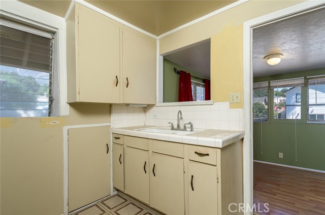4608 Dyer Street, La Crescenta CA: https://media.crmls.org/medias/63223504-4d52-4b1e-8cb8-0e9db123b3b9.jpg