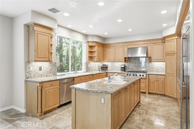 Detail Gallery Image 11 of 66 For 19950 via Natalie, Yorba Linda,  CA 92887 - 5 Beds | 4/1 Baths