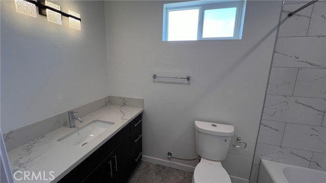 Detail Gallery Image 13 of 15 For 955 N Acacia Ave #B,  Compton,  CA 90220 - 3 Beds | 2/1 Baths