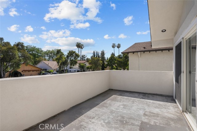22835 Styles Street, Woodland Hills CA: https://media.crmls.org/medias/6323b486-b3f7-4f45-966d-1954e8d255cc.jpg