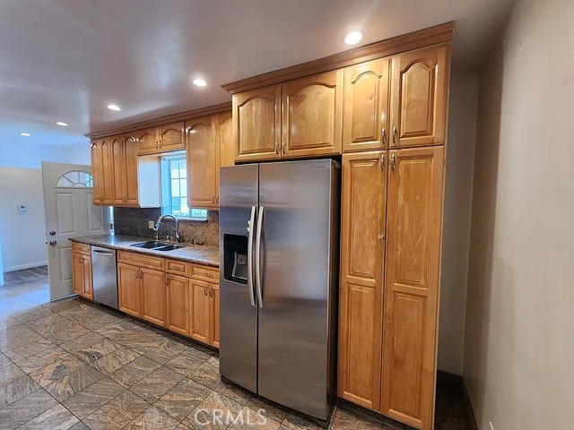 Detail Gallery Image 3 of 13 For 14608 Cohasset Street, Van Nuys,  CA 91405 - 3 Beds | 2 Baths