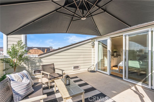 Detail Gallery Image 34 of 37 For 220 Coral, Newport Beach,  CA 92662 - 3 Beds | 3/1 Baths