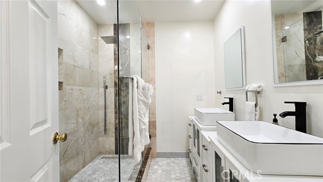 Detail Gallery Image 16 of 50 For 11141 Mcvine Ave, Sunland,  CA 91040 - 4 Beds | 3 Baths