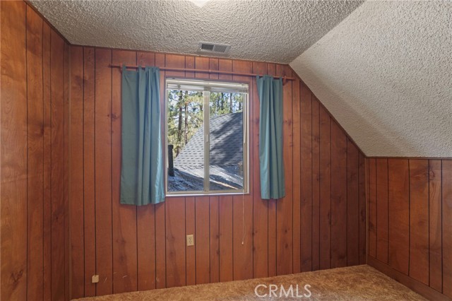 Detail Gallery Image 12 of 23 For 38992 Bayview Ln, Big Bear Lake,  CA 92315 - 4 Beds | 1/1 Baths