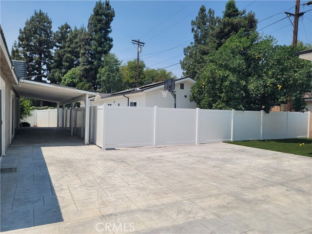 18001 Osborne Street, Sherwood Forest CA: https://media.crmls.org/medias/63264660-5d76-402d-9674-f979abeed89c.jpg