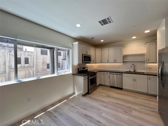 Detail Gallery Image 3 of 12 For 314 6th #408,  Los Angeles,  CA 90014 - 0 Beds | 1 Baths