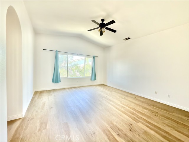 Detail Gallery Image 18 of 27 For 34619 Chinaberry, Winchester,  CA 92596 - 5 Beds | 3 Baths