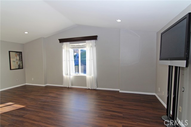 Detail Gallery Image 28 of 34 For 26426 Cardinal Dr, Canyon Country,  CA 91387 - 4 Beds | 3/1 Baths