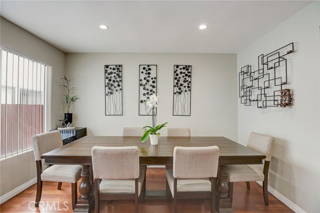 Detail Gallery Image 10 of 39 For 120 S Everett St #5,  Glendale,  CA 91205 - 3 Beds | 2/1 Baths