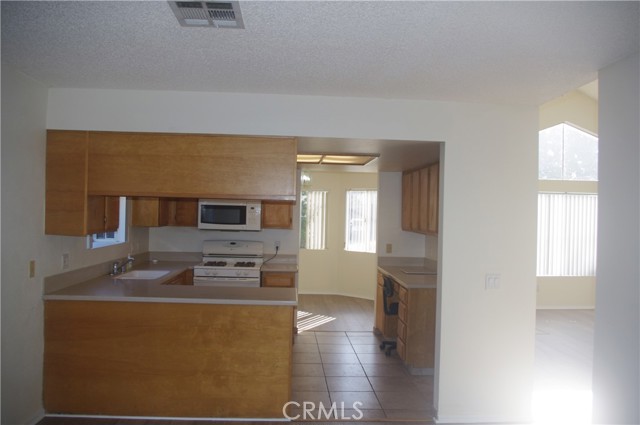 Detail Gallery Image 17 of 34 For 421 S Flower Ave a,  Brea,  CA 92821 - 3 Beds | 2/1 Baths