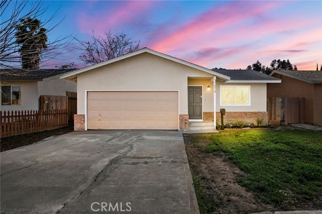 Detail Gallery Image 1 of 1 For 1579 Valeria St, Dos Palos,  CA 93620 - 3 Beds | 2 Baths