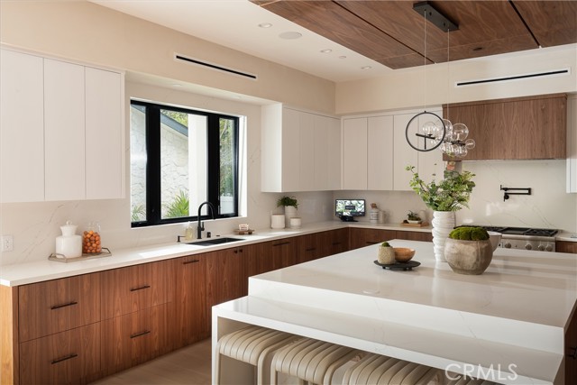 4140 Sunnyslope Avenue, Sherman Oaks CA: https://media.crmls.org/medias/63286a93-4a45-4fda-a47b-d6f7db453131.jpg