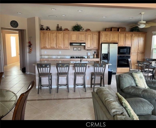 Detail Gallery Image 4 of 8 For 111 Shoreline, Rancho Mirage,  CA 92270 - 3 Beds | 3 Baths