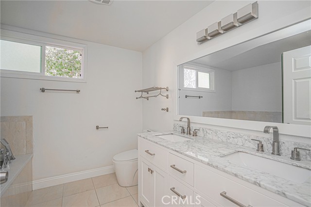 6053 Ronald Circle, Cypress CA: https://media.crmls.org/medias/632a58aa-73de-4fc6-ab9f-2482797e6644.jpg