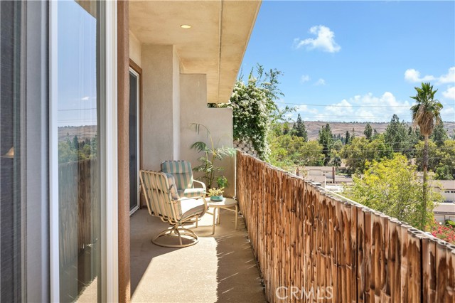 556 Via Pueblo, Riverside CA: https://media.crmls.org/medias/632a853e-fd53-4994-9164-cfd70592e707.jpg