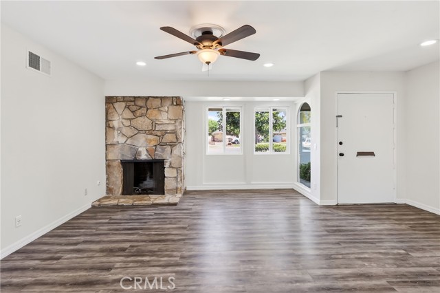 Detail Gallery Image 8 of 39 For 608 W Brentwood, Orange,  CA 92865 - 4 Beds | 2 Baths