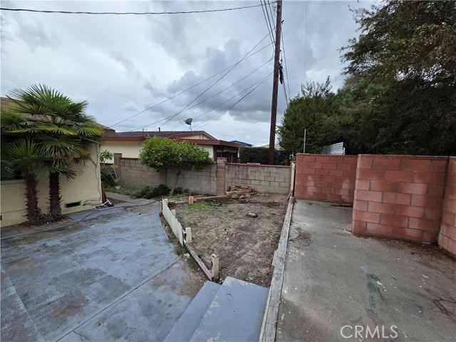 10141 Brockway Street, El Monte CA: https://media.crmls.org/medias/632b2000-d4c0-460a-9f8e-be8d2c5e8445.jpg