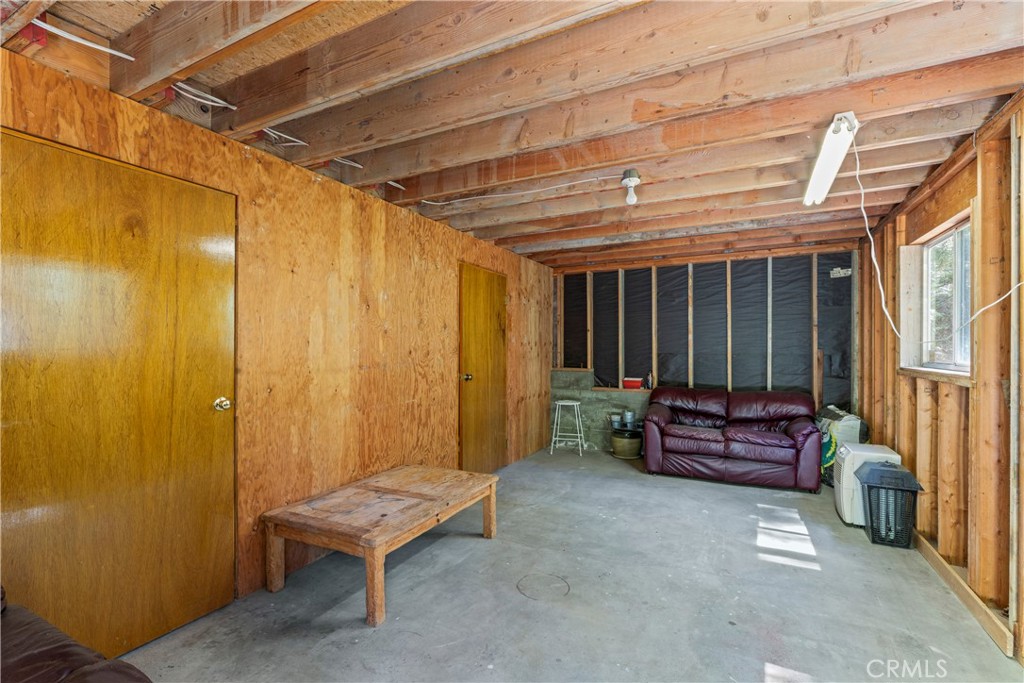 https://media.crmls.org/medias/632c1469-45ab-40b7-b862-255dbd604b73.jpg?preset=X-Large
