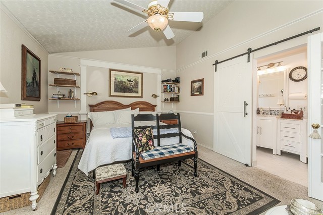 2468 Laverne, Clovis CA: https://media.crmls.org/medias/632c5d4a-5e91-43c1-ab82-24ccca9dc40e.jpg