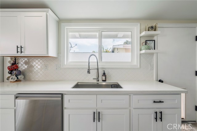Image 14 of 45 For 1925 Beacon Avenue